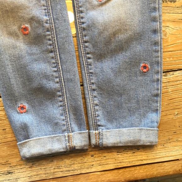 Old Navy Boyfriend Jeans for Kids - Picture 5 of 7